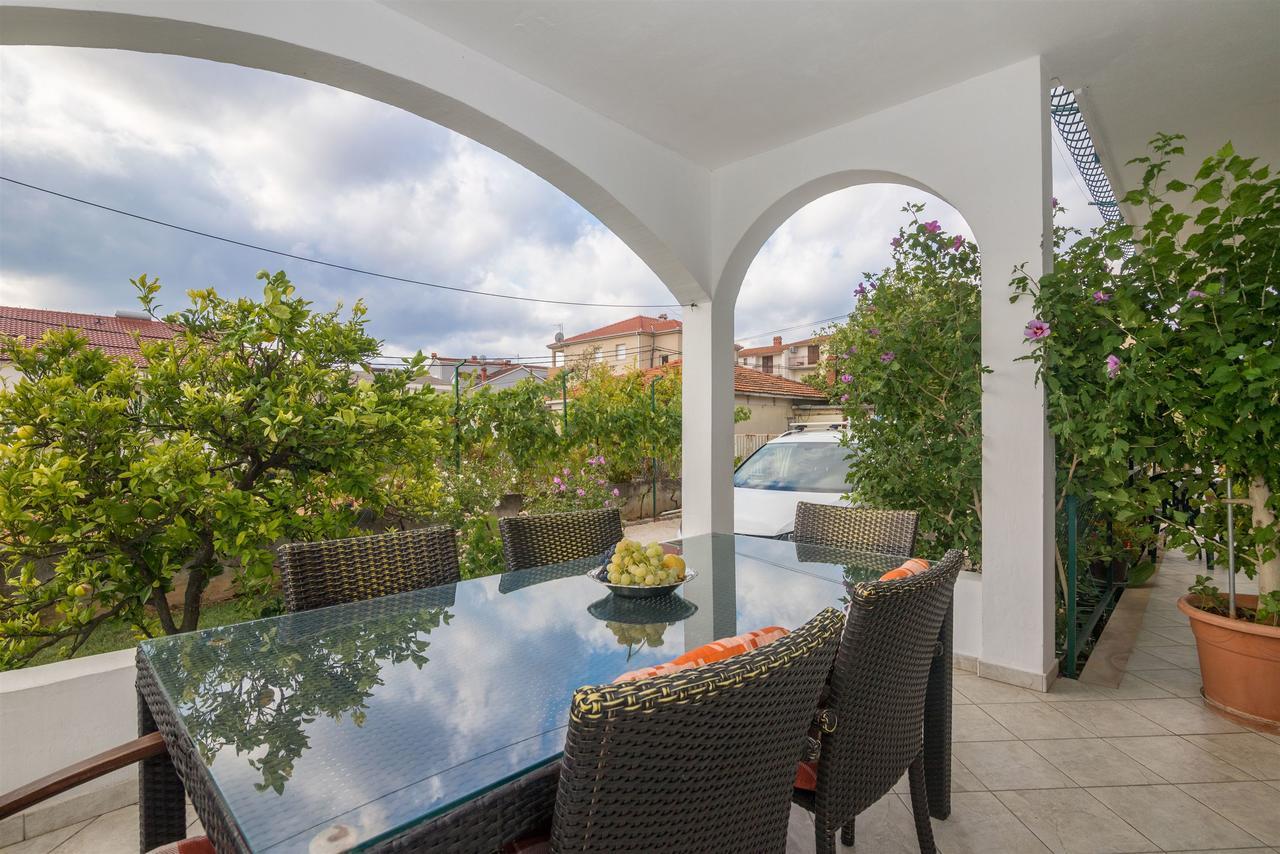 Apartment Vinka Trogir Exterior photo